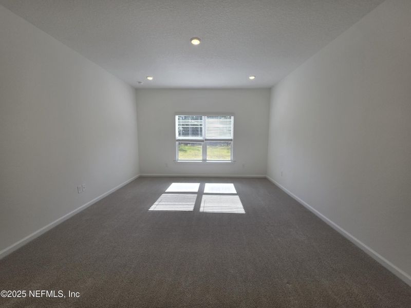 Spacious, unfurnished interior of a new home in Hyland Trail, Green Cove Springs (Image 45).