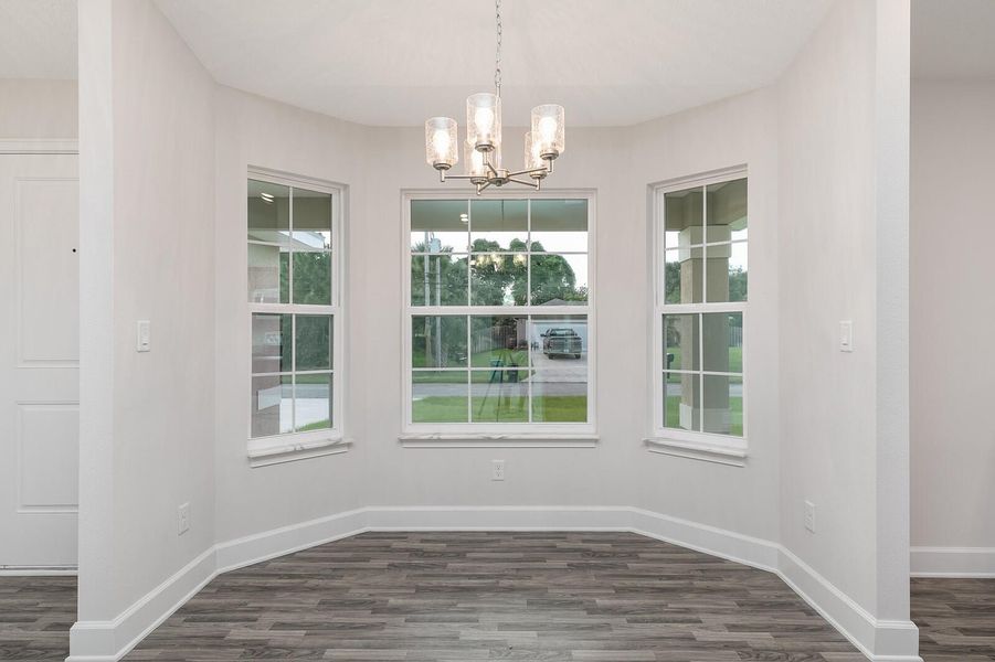 Spacious, unfurnished interior of a new home in Gatlin, Port St. Lucie (Image 16).