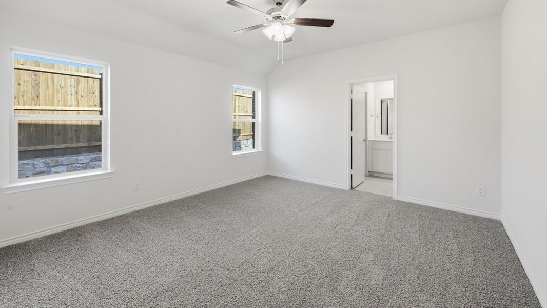 Spacious, unfurnished interior of a new home in Winchester Crossing, Princeton (Image 6).