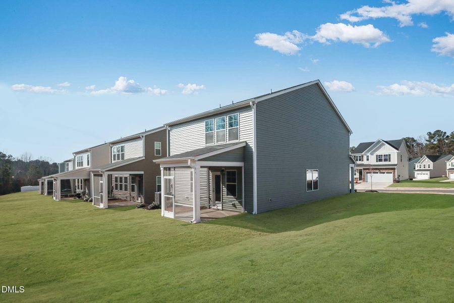 SUN_CaitlinCrossing_Pic_Davidson-2