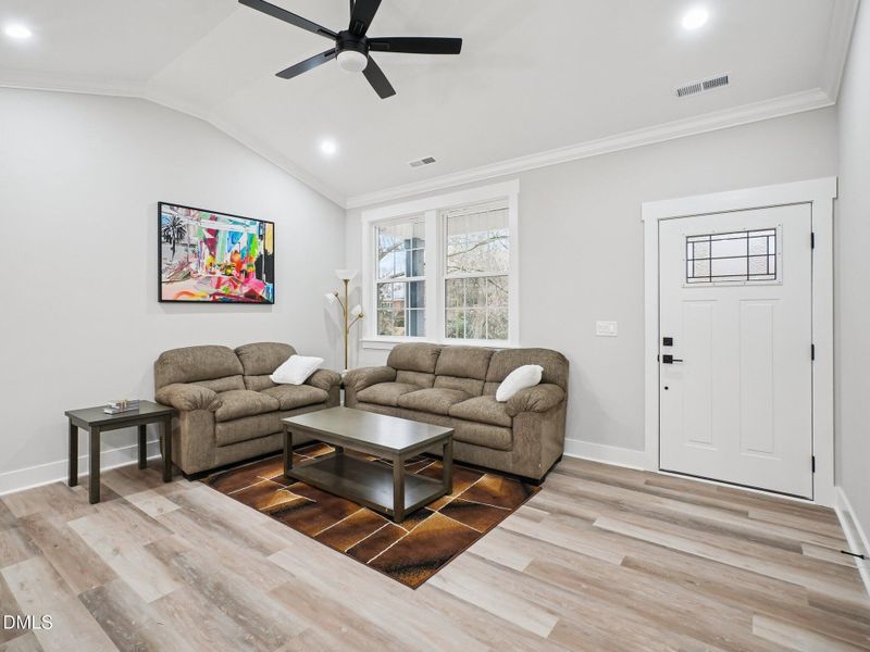 6-web-or-mls-Springdale Dr-S3012-006