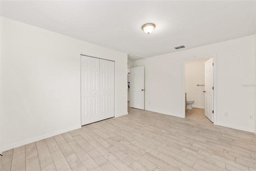 Spacious, unfurnished interior of a new home in , Ocala (Image 17).