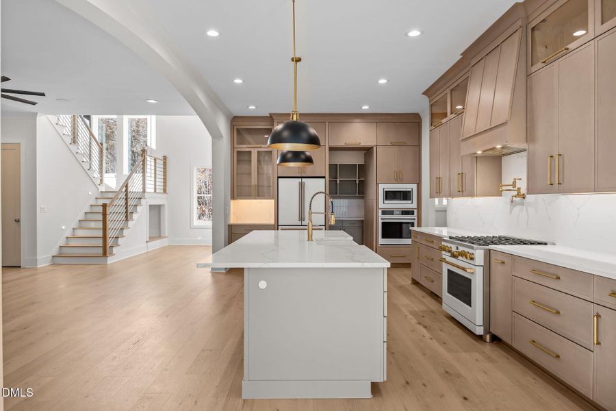 24-web-or-mls-IMG_1451 24-web-or-mls-IMG_1451