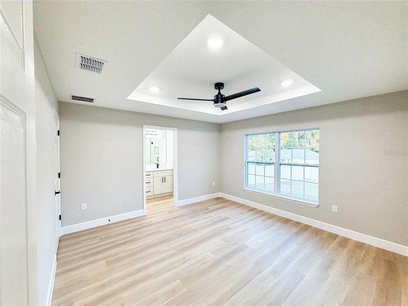 Spacious, unfurnished interior of a new home in , Belleview (Image 13).