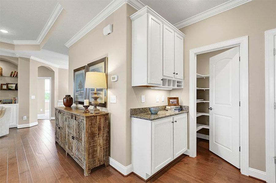 Shelter Bay, Message Center