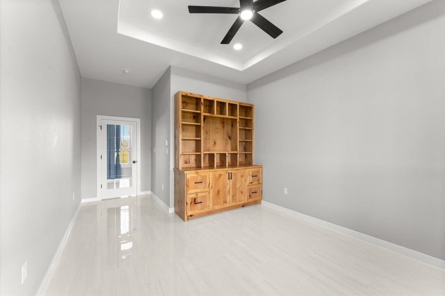 Spacious, unfurnished interior of a new home in , Rosharon (Image 41).