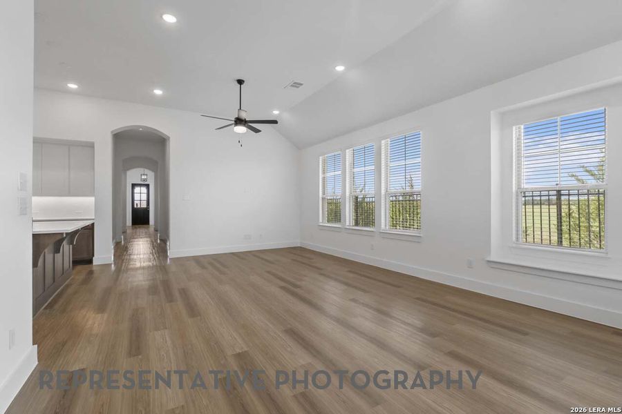 Spacious, unfurnished interior of a new home in Prominence, San Antonio (Image 14).