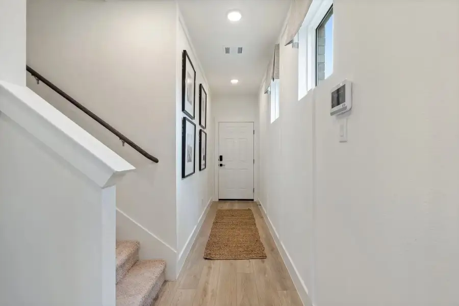 Spacious, unfurnished interior of a new home in Lake Park Villas, Wylie (Image 23). Spacious, unfurnished interior of a new home in Lake Park Villas, Wylie (Image 23).