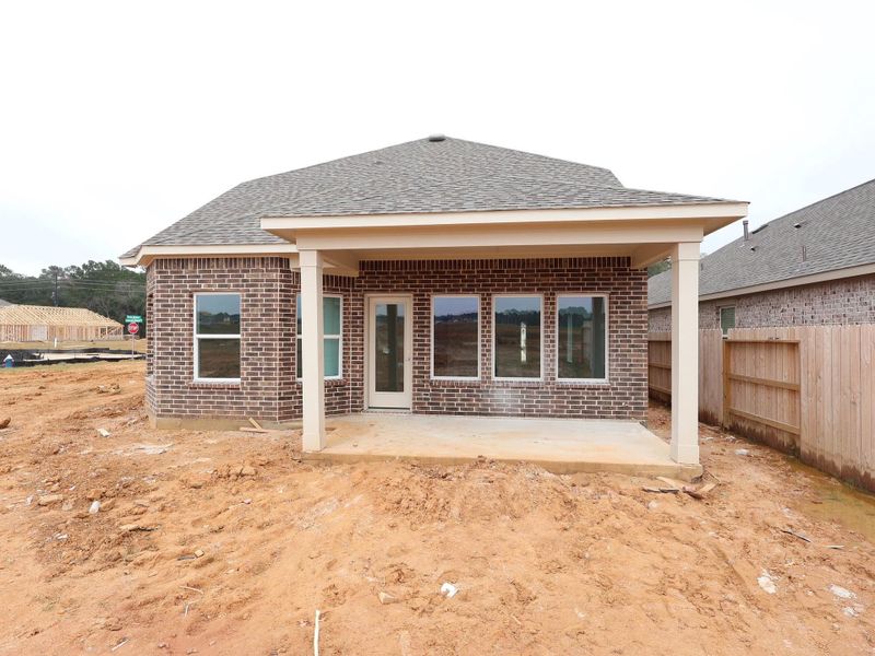 Exterior details and patio area of a home in Sorella, Tomball (Image 3).