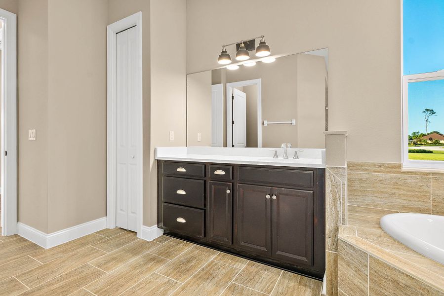 Muirfield with Bonus Owner's Bath Muirfield with Bonus Owner's Bath