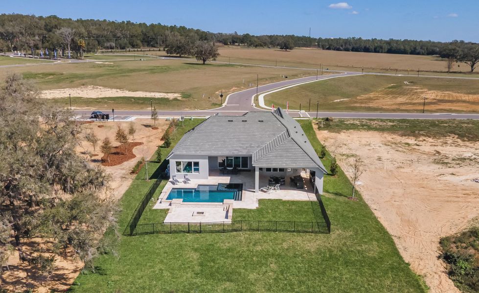 Exterior details of a home in West Hill Estates, Dade City (Image 16).