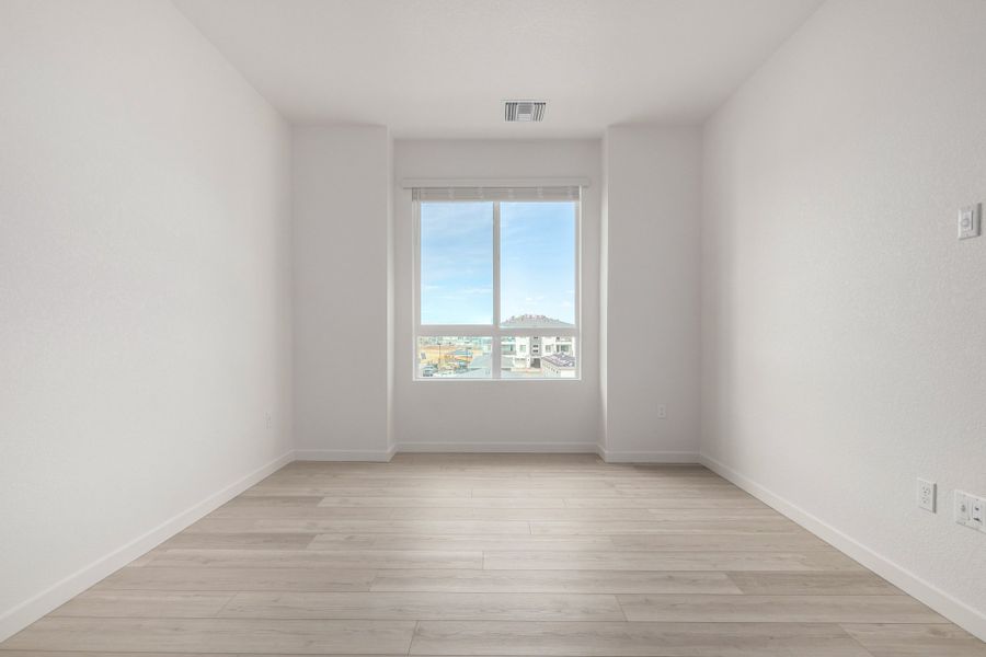 Spacious, unfurnished interior of a new home in Gateway Commons, Denver (Image 16).