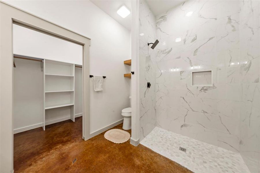 Spacious, unfurnished interior of a new home in , Waco (Image 19).