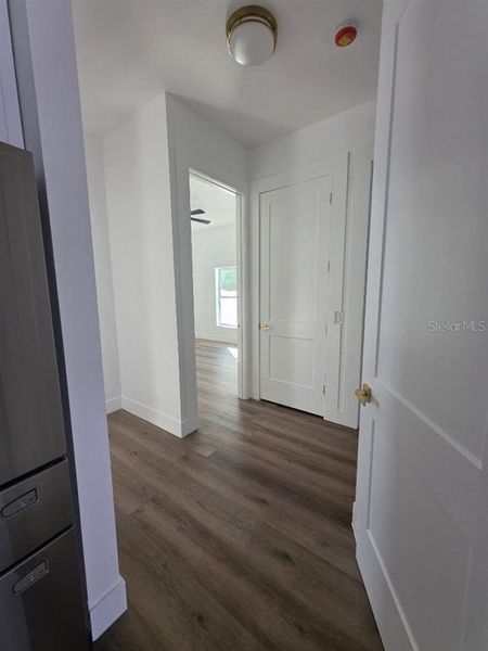 Spacious, unfurnished interior of a new home in , Seminole (Image 26).