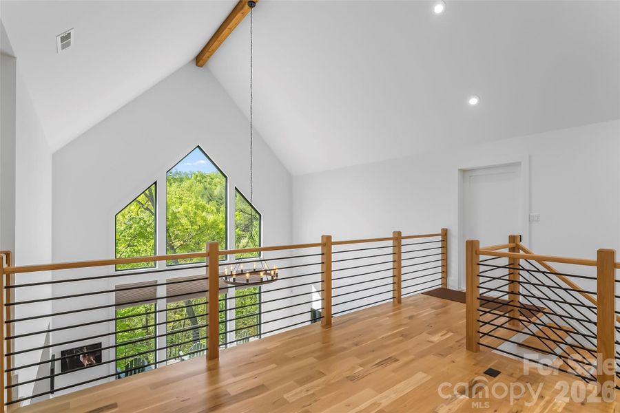 Spacious, unfurnished interior of a new home in , Marion (Image 20).