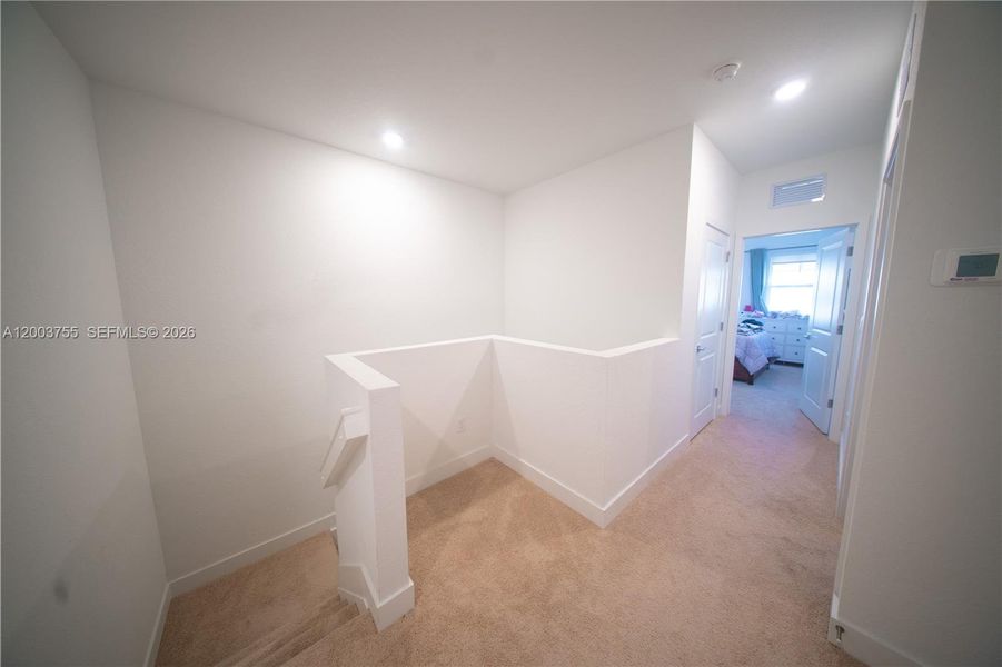 Spacious, unfurnished interior of a new home in , Pembroke Pines (Image 23).