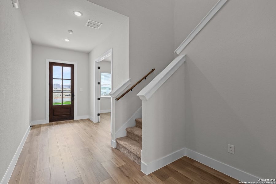 Spacious, unfurnished interior of a new home in Homestead, Schertz (Image 35).