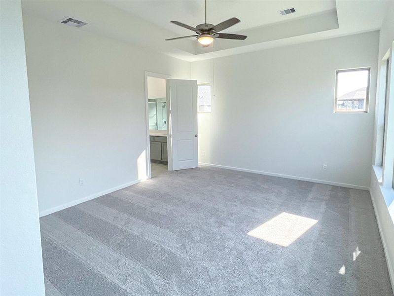 Spacious, unfurnished interior of a new home in Canterra Creek  60', Rosharon (Image 17).