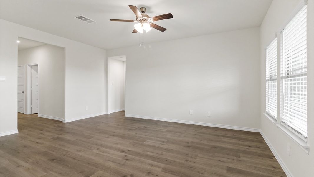 Spacious, unfurnished interior of a new home in Silverado, Aubrey (Image 5). Spacious, unfurnished interior of a new home in Silverado, Aubrey (Image 5).