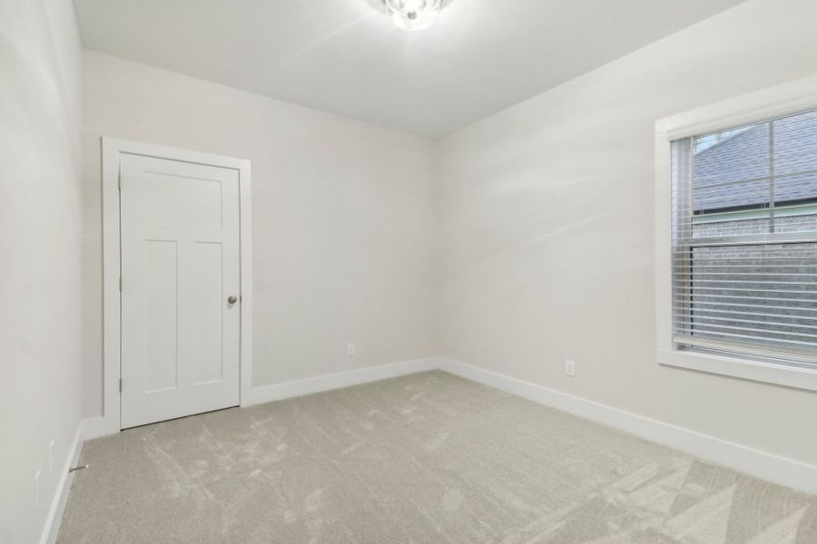 Representative unfurnished interior of a home built from the Ariel II by Great Southern Homes in Collins Cove, Chapin (Image 43).