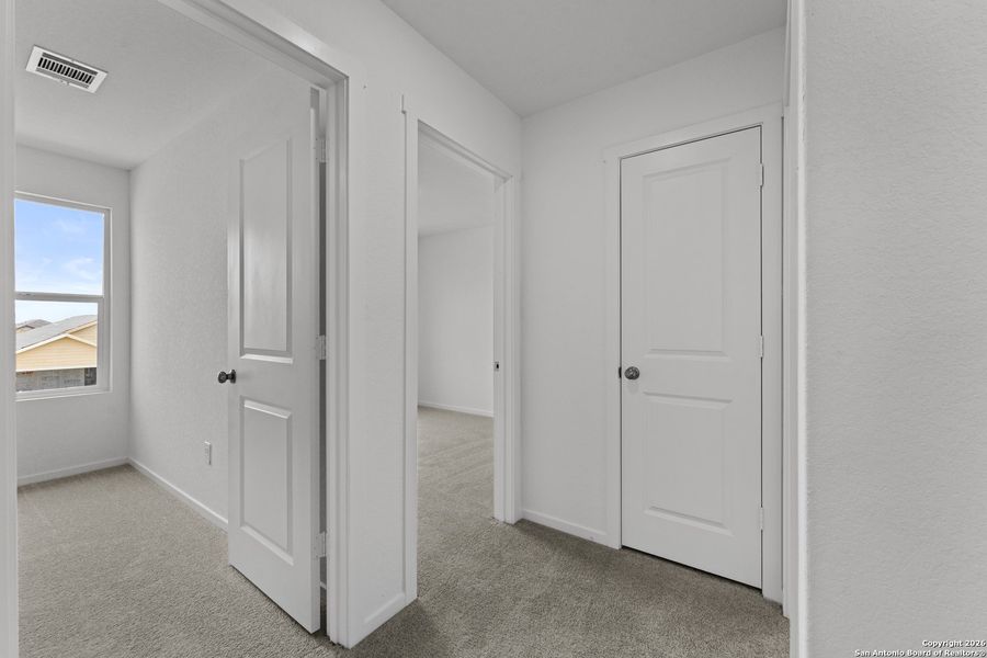 Spacious, unfurnished interior of a new home in Voss Farms, New Braunfels (Image 18).