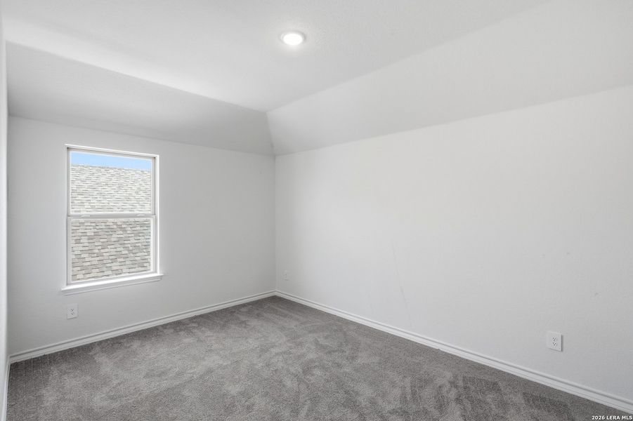Spacious, unfurnished interior of a new home in Davis Ranch, San Antonio (Image 24).