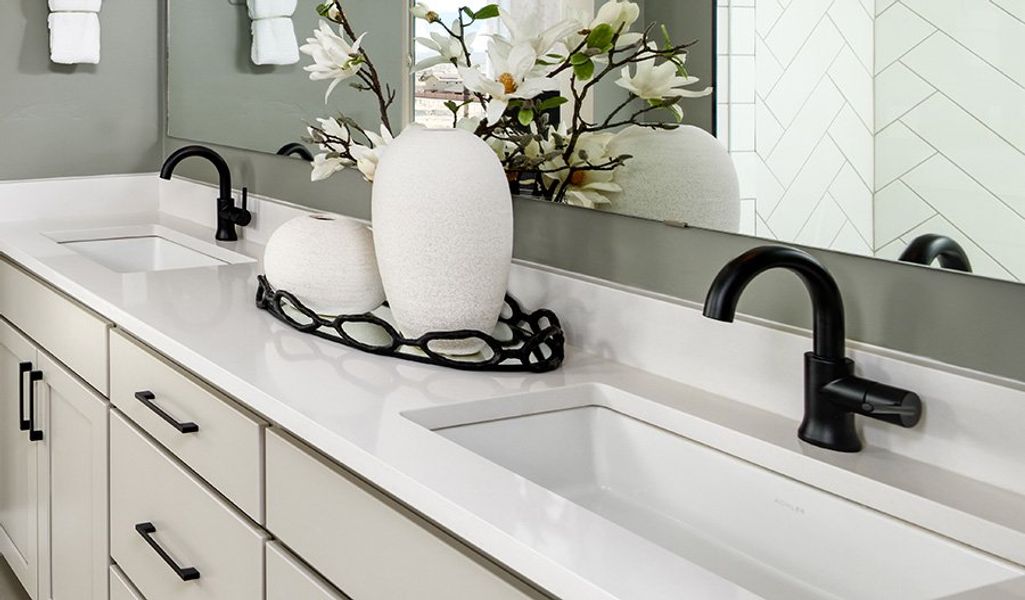 Hemingway-ABQ-VistaatMontebella Bathroom Crop