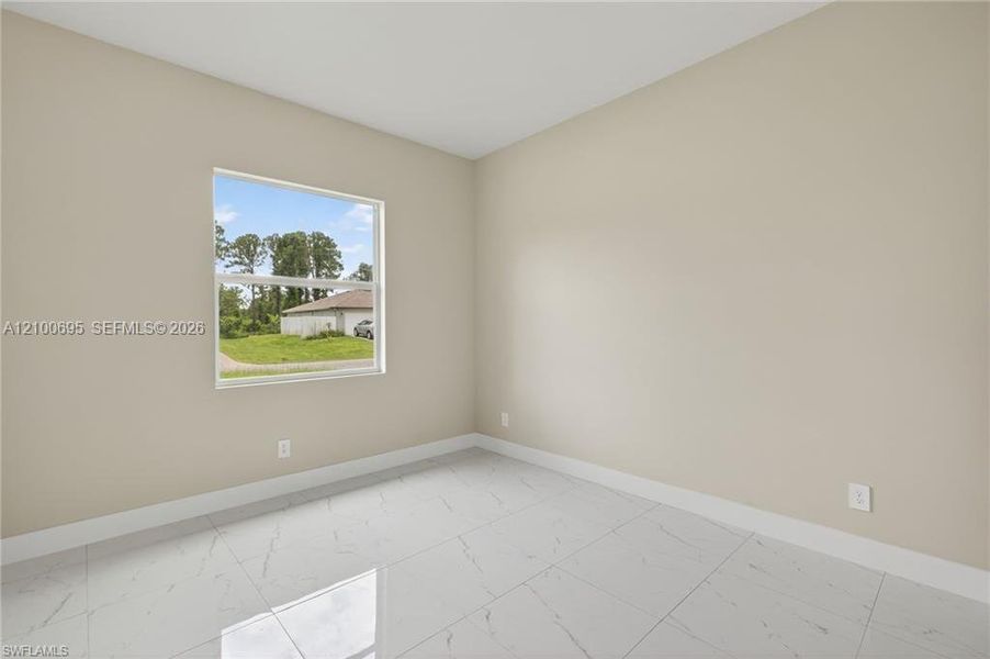 Spacious, unfurnished interior of a new home in , Lehigh Acres (Image 23).