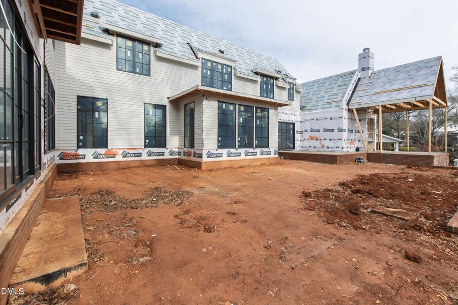 1500 Scales St Garden & Yard 4