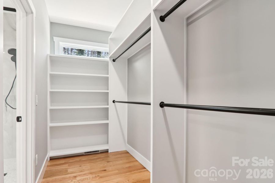 Image 44 of a home in .