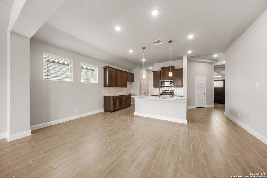 Spacious, unfurnished interior of a new home in Morgan Meadows, San Antonio (Image 18).