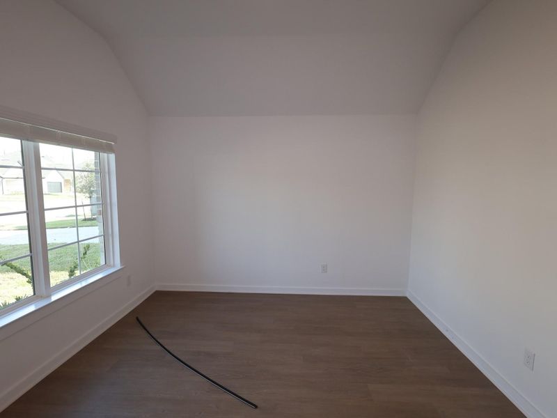 Spacious, unfurnished interior of a new home in Summerview, Fulshear (Image 26). Spacious, unfurnished interior of a new home in Summerview, Fulshear (Image 26).