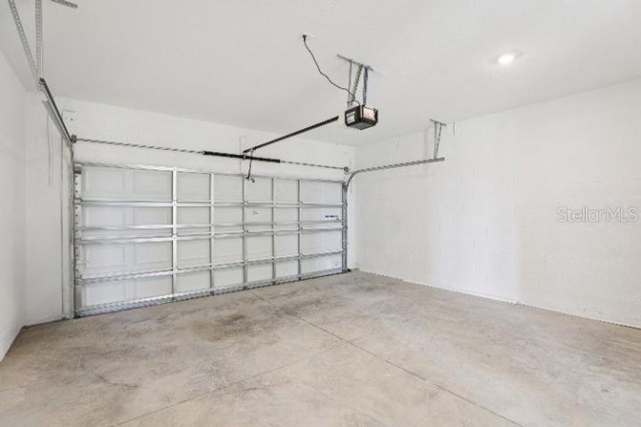 Spacious, unfurnished interior of a new home in Tyson Reserve, St. Cloud (Image 14).