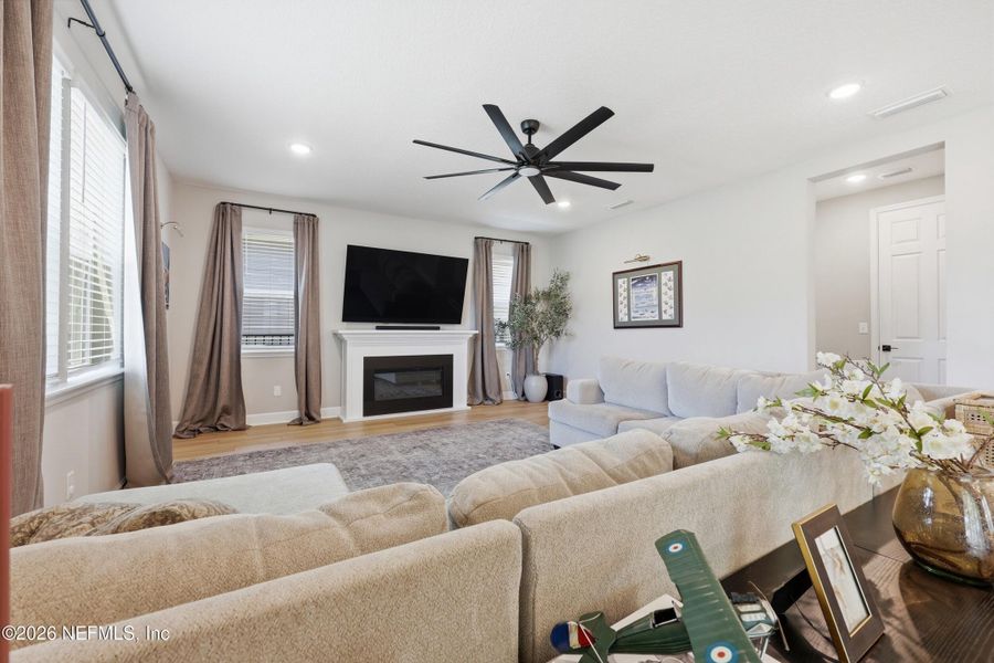 Furnished interior view inside a new home in Tributary, Yulee (Image 38).