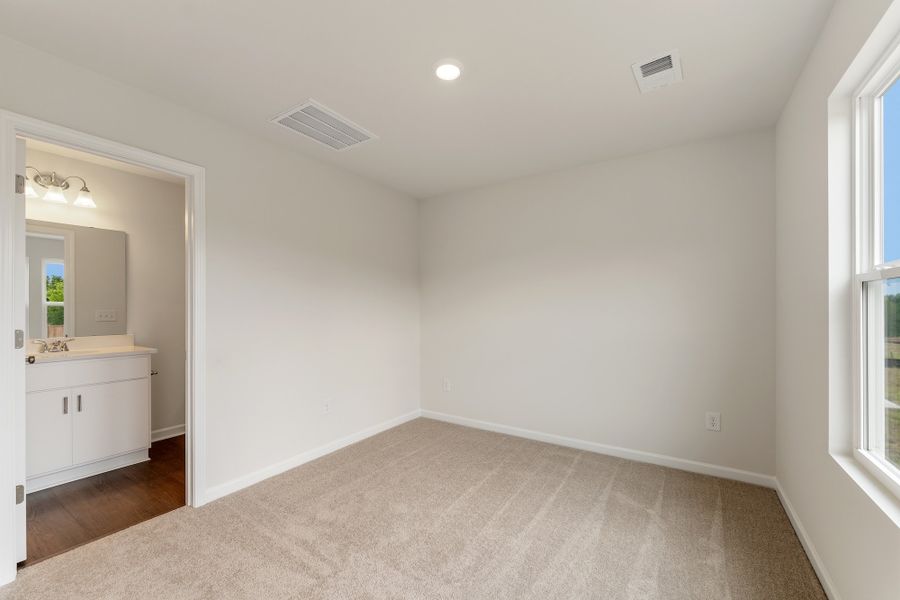 Spacious, unfurnished interior of a new home in Evergreen, Spartanburg (Image 12). Spacious, unfurnished interior of a new home in Evergreen, Spartanburg (Image 12).