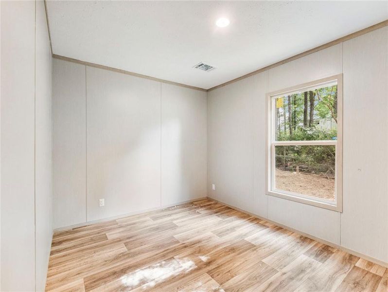 Spacious, unfurnished interior of a new home in , Gainesville (Image 32).