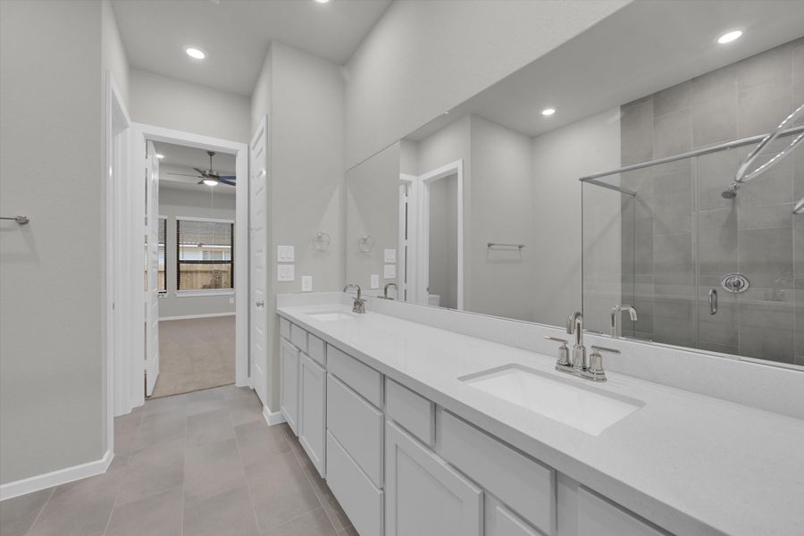 Furnished interior view inside a new home in Summer Place  35', Montgomery (Image 16).