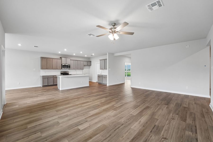 Representative unfurnished interior of a home built from the Hero by Omega Builders in Wildwood Estates, Nolanville (Image 8). Representative unfurnished interior of a home built from the Hero by Omega Builders in Wildwood Estates, Nolanville (Image 8).
