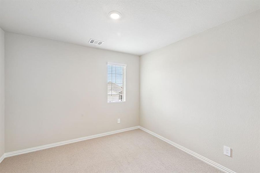 Spacious, unfurnished interior of a new home in Tesoro at Chisholm Trail Ranch, Crowley (Image 25).