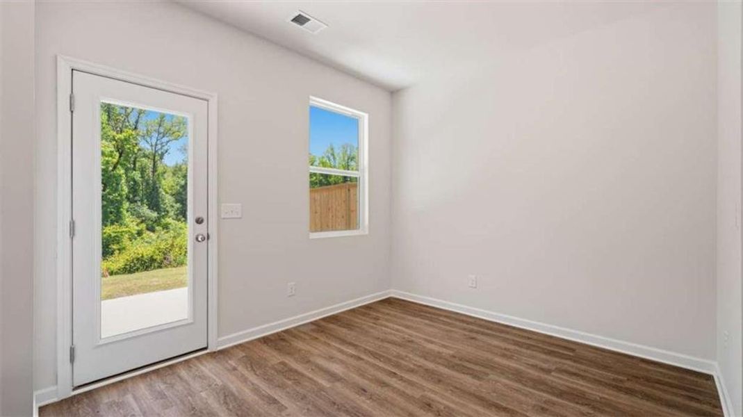 Spacious, unfurnished interior of a new home in Shoal Creek, Hampton (Image 10).