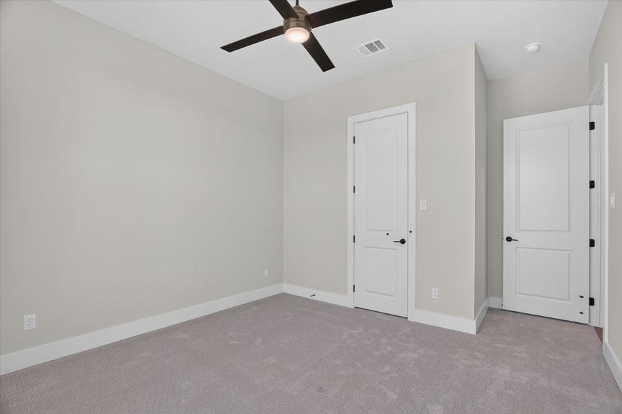 Spacious, unfurnished interior of a new home in Timberview Preserves, Weatherford (Image 37).