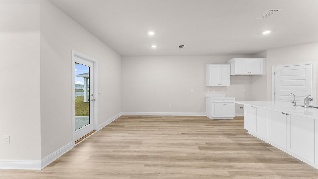 Spacious, unfurnished interior of a new home in Hodges Bayou Plantation, Panama City (Image 25). Spacious, unfurnished interior of a new home in Hodges Bayou Plantation, Panama City (Image 25).