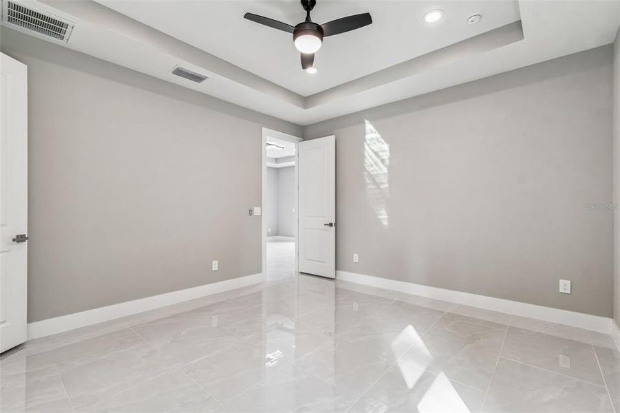 Spacious, unfurnished interior of a new home in , Brooksville (Image 39).
