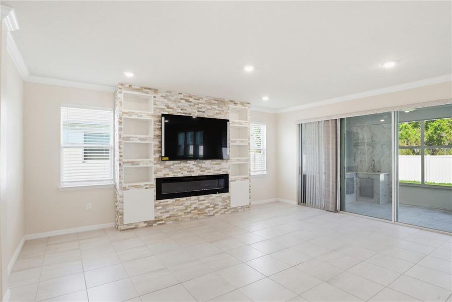 Spacious, unfurnished interior of a new home in Coddington, Bradenton (Image 21).