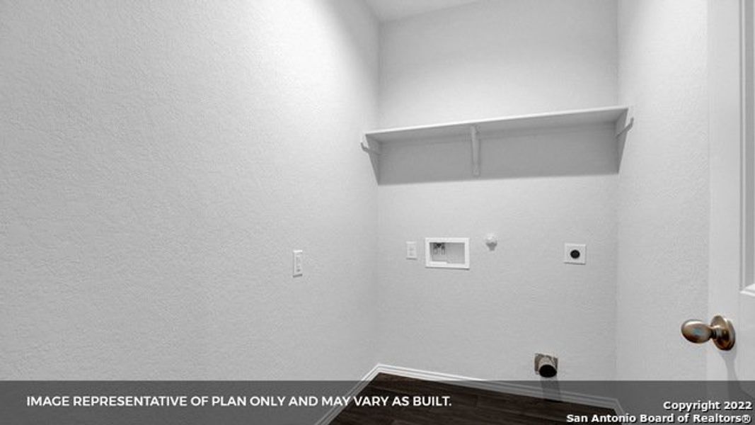 Spacious, unfurnished interior of a new home in Brookstone Creek, San Antonio (Image 14).