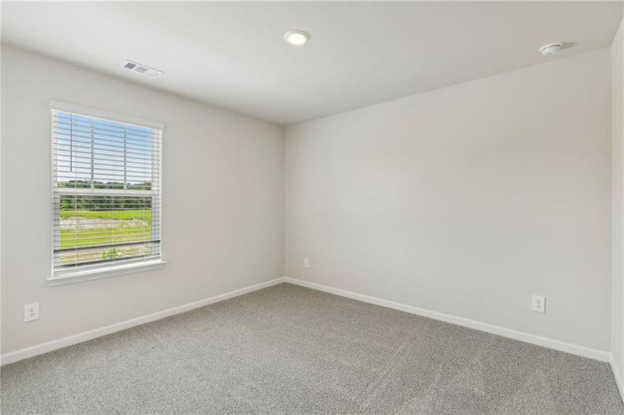 Spacious, unfurnished interior of a new home in Ivey Township, Dallas (Image 33).