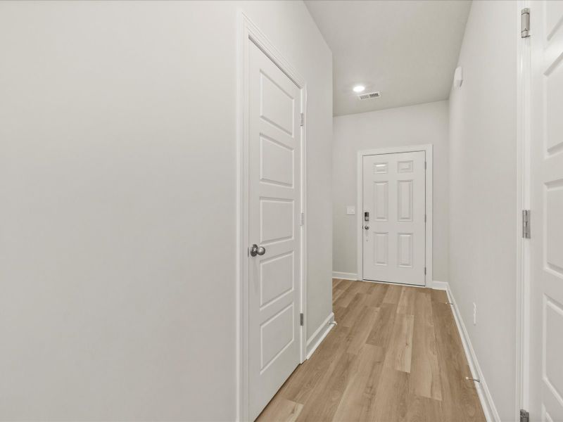 Spacious, unfurnished interior of a new home in Avalon Townes, Lyman (Image 9).