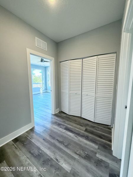 Spacious, unfurnished interior of a new home in , Jacksonville (Image 24).