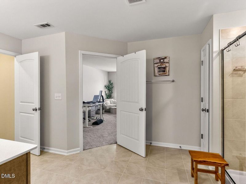 Owner's bathroom Owner's bathroom