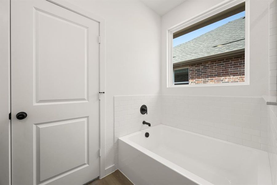 24_673 Tyronza- Primary Suite-5